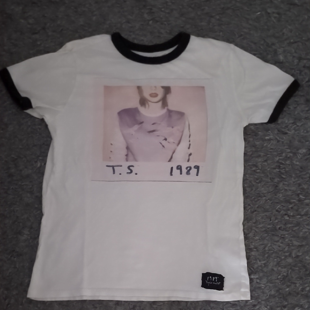 Taylor Swift 1989 World Tour Shirt